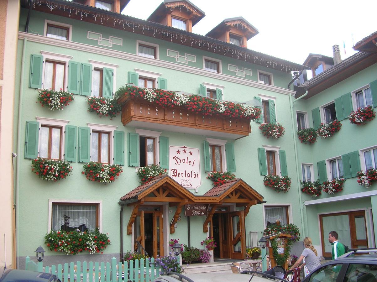 Hotel Bertoldi Lavarone Exterior photo